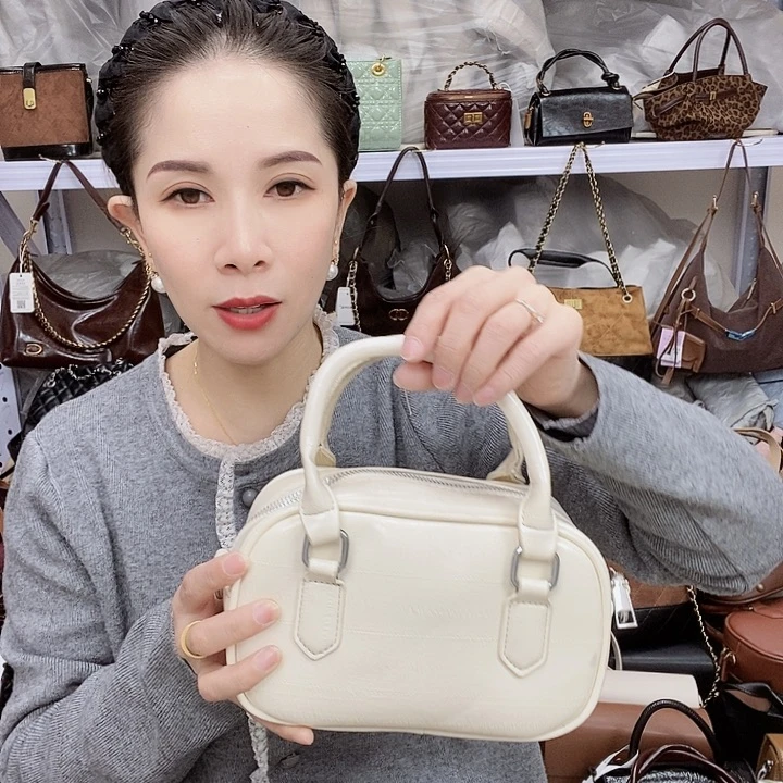 蚕丝小牛剖层皮革PU