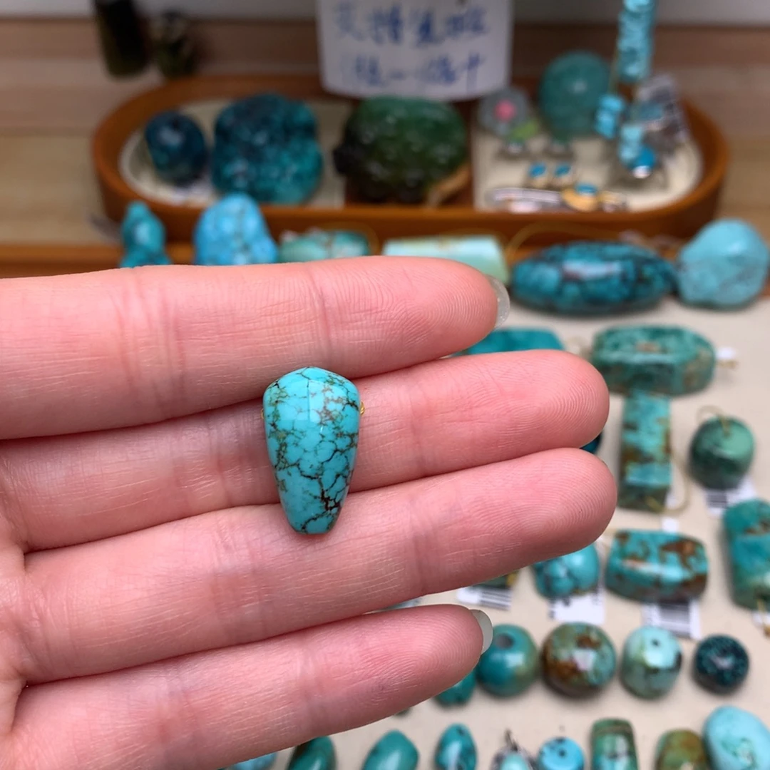 ****意绿松石未镶嵌珠宝奇石