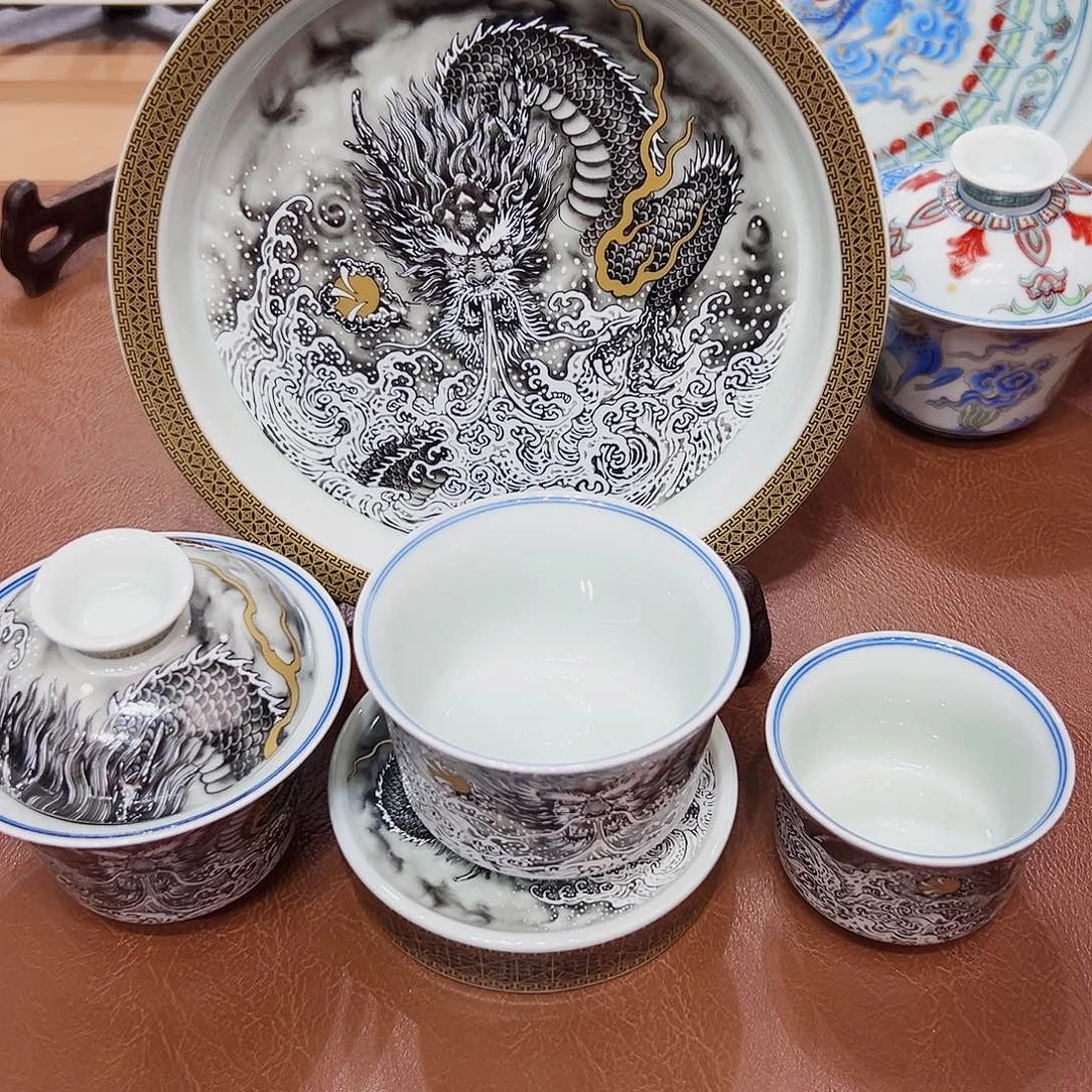 摆件景德镇市和上海浦东国际会展览中心的设计