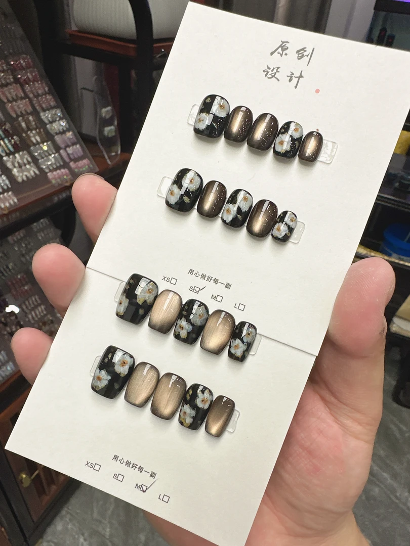 【繁花】复古小花显白美甲纯手工水彩黑金ins风短款穿戴甲裸色