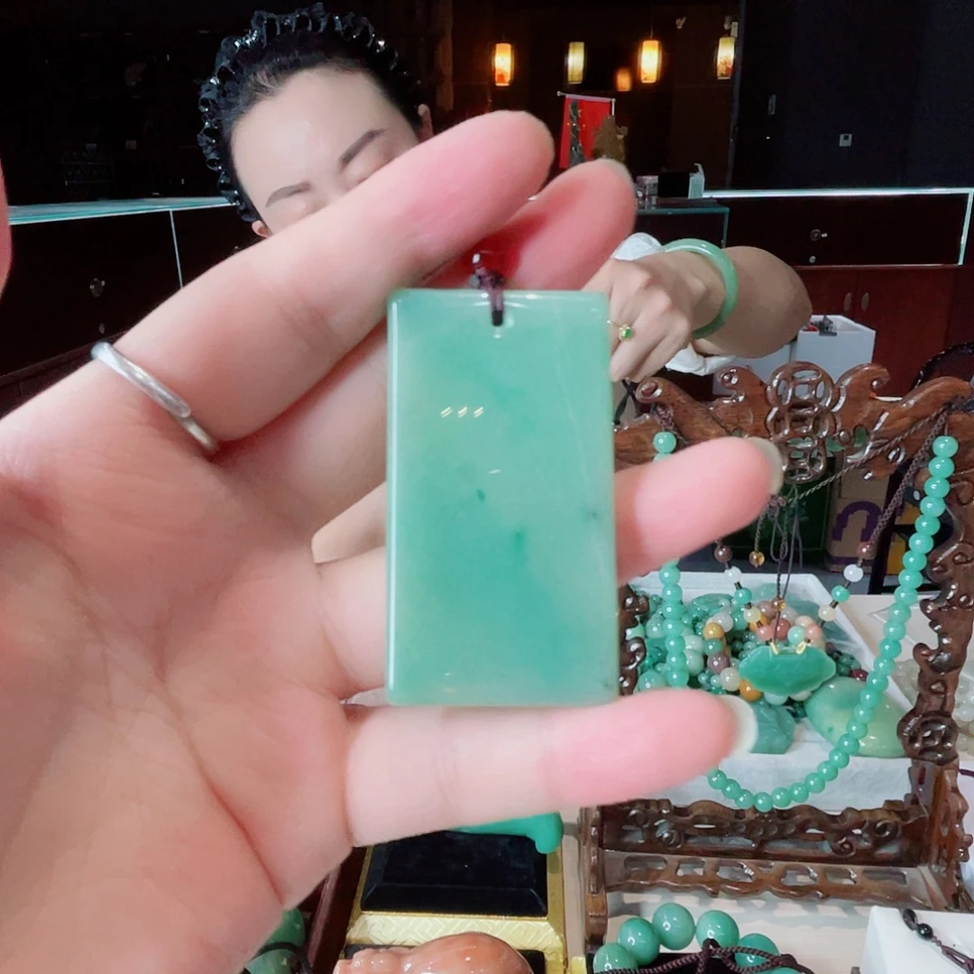 密玉(石英质玉)未镶嵌颈饰