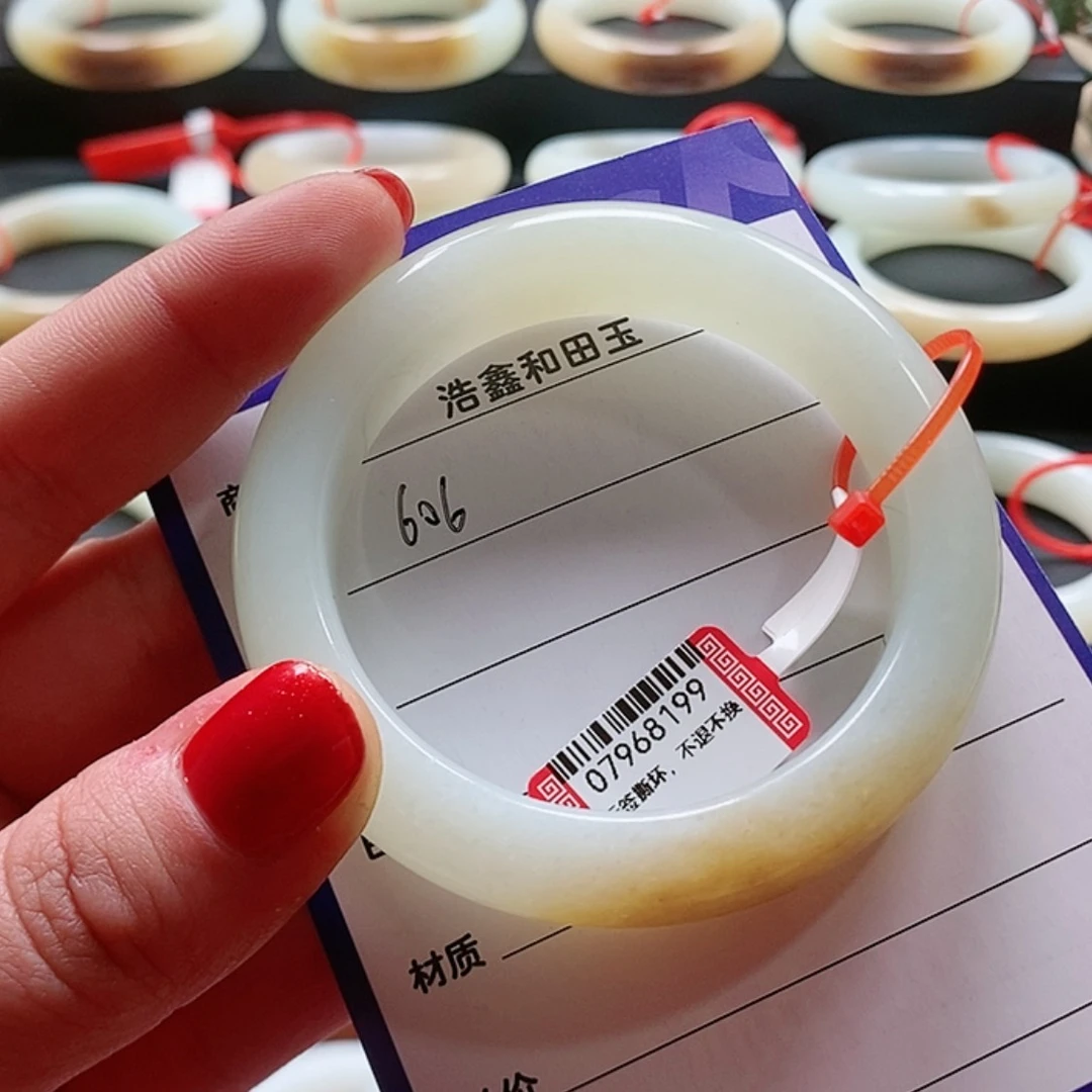 【闪购商品】和田玉55未镶嵌@***雨和田玉手镯