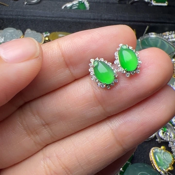 翡翠18K金镶嵌耳饰