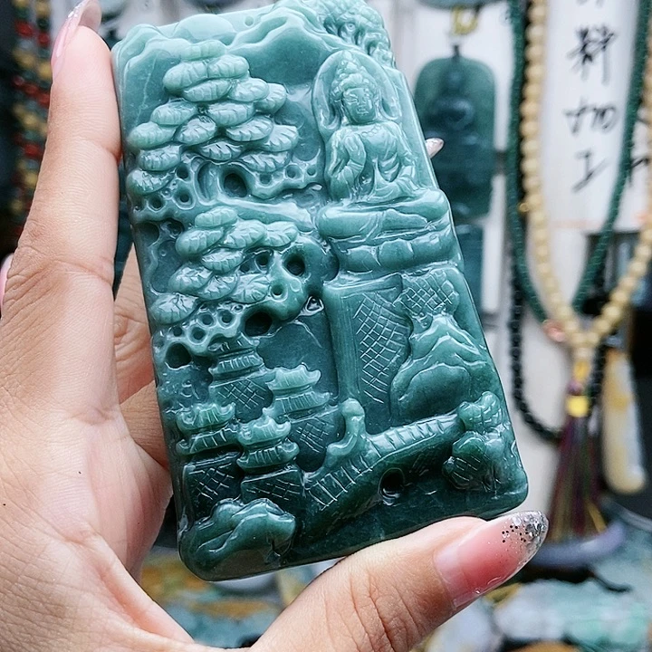 颈饰足铂镶嵌翡翠翡翠