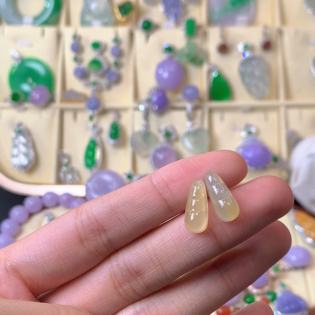 翡翠颈饰未镶嵌裸石