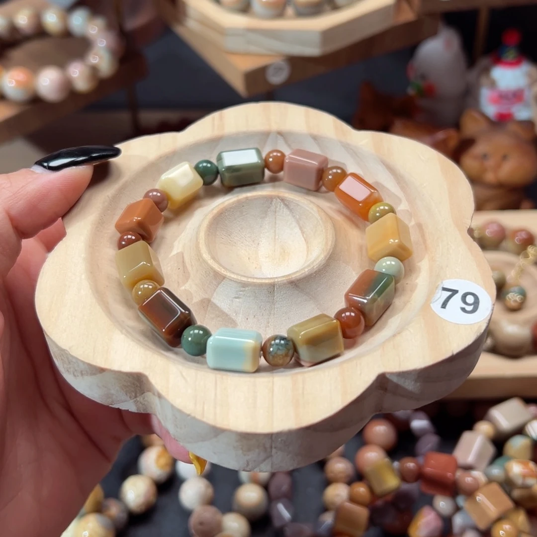 晴****石英质玉手链未镶嵌45