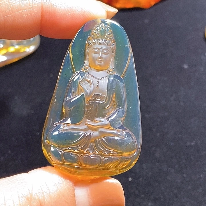 未镶嵌颈饰琥珀观音
