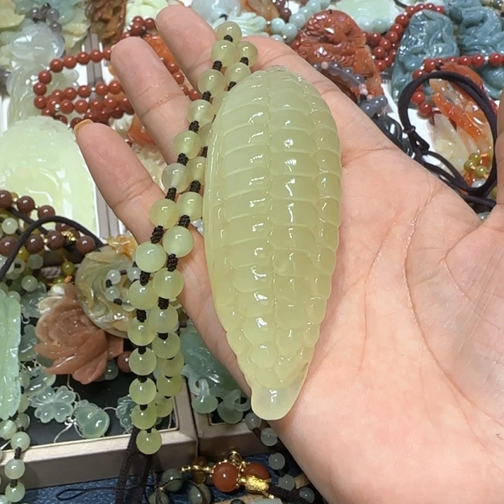 蛇纹石玉未镶嵌吊坠