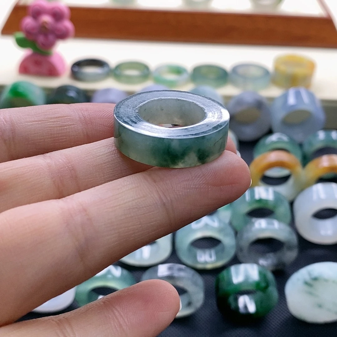 定制翡翠未镶嵌中****者