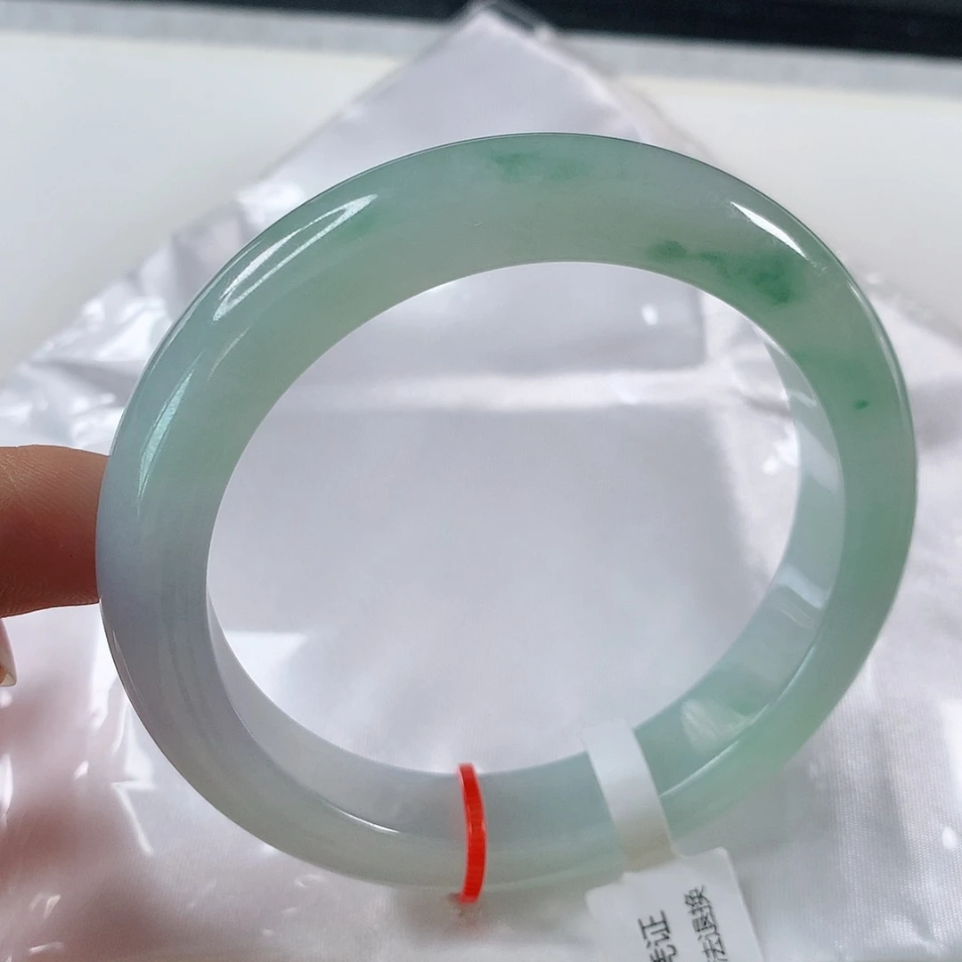 翡翠手镯未镶嵌⑨⑧