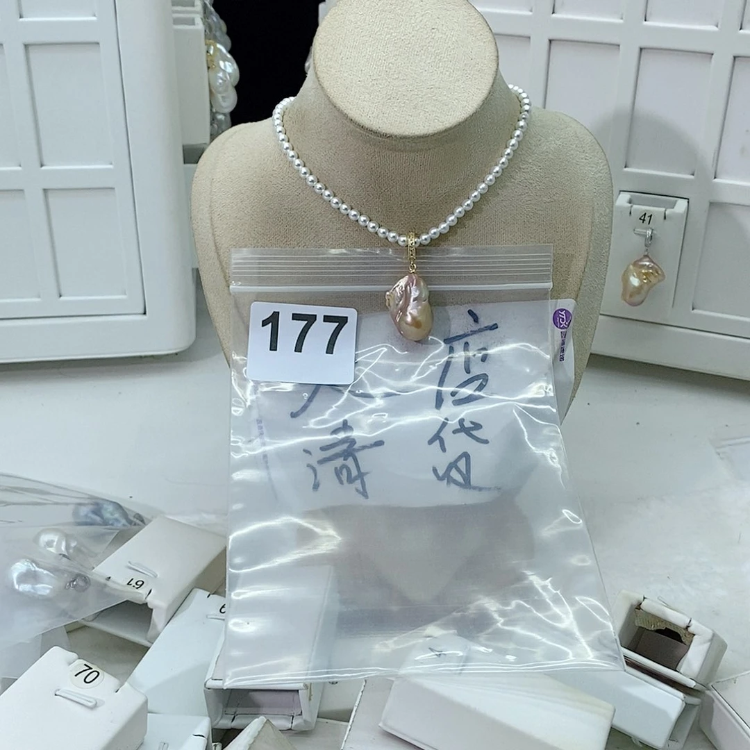 淡水珍珠颈饰合金