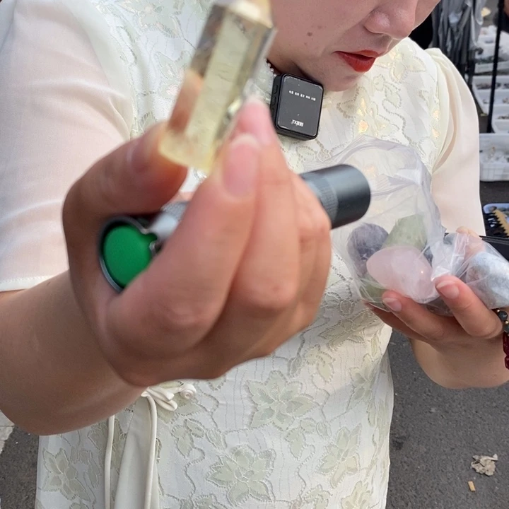 水晶珠宝半成品未镶嵌黄水晶小柱子一个