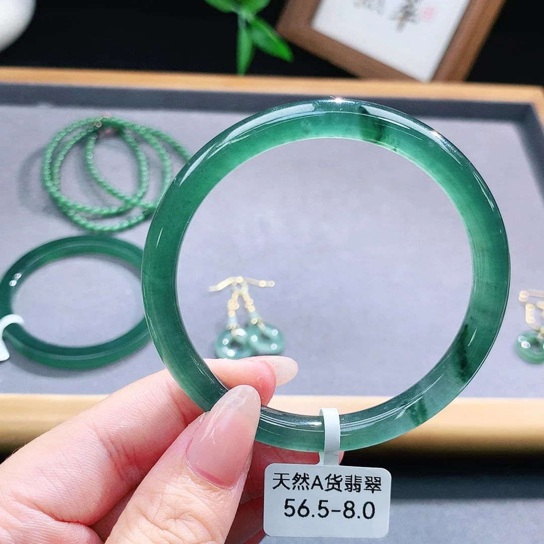 翡翠手镯（圆镯）未镶嵌