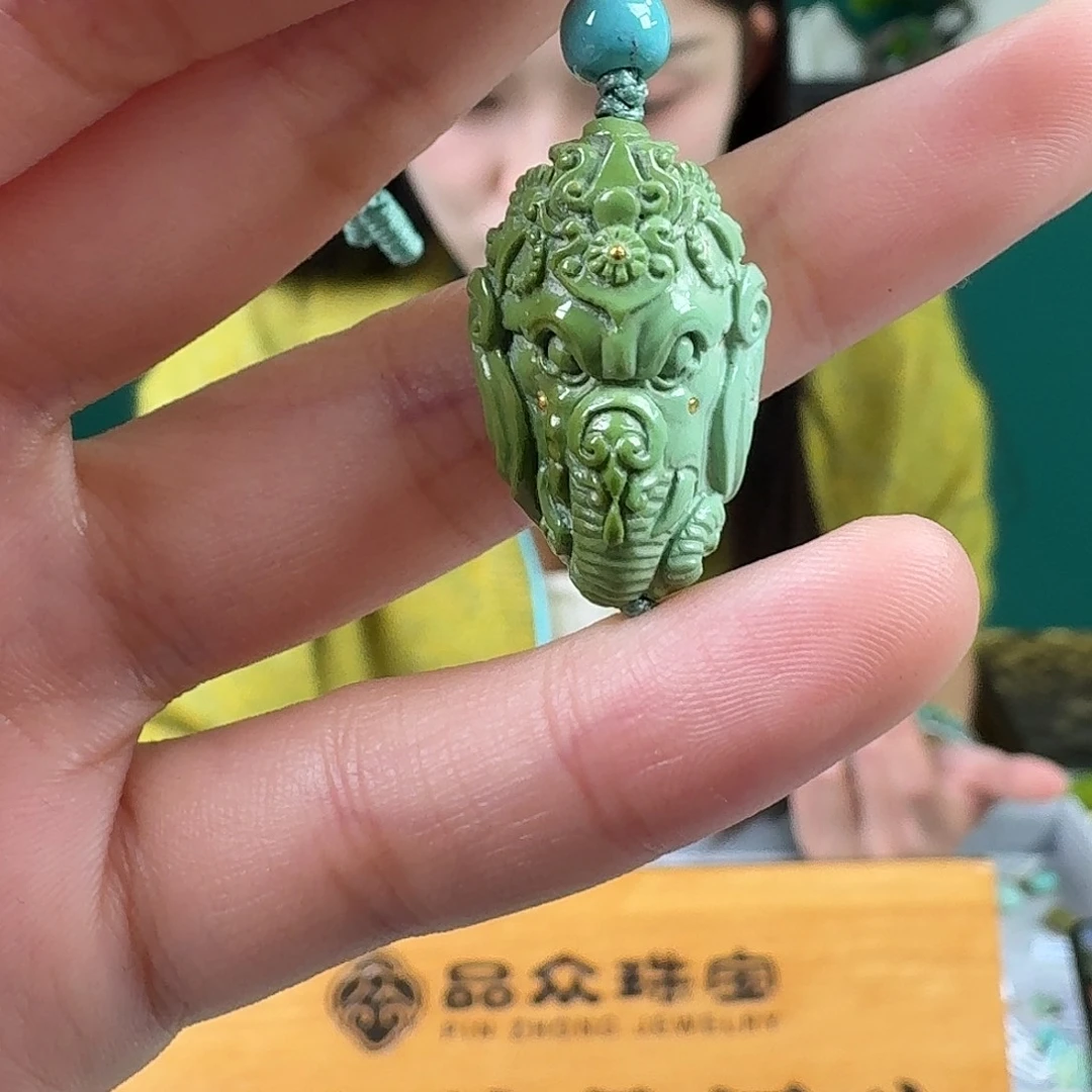 绿松石未镶嵌挂件