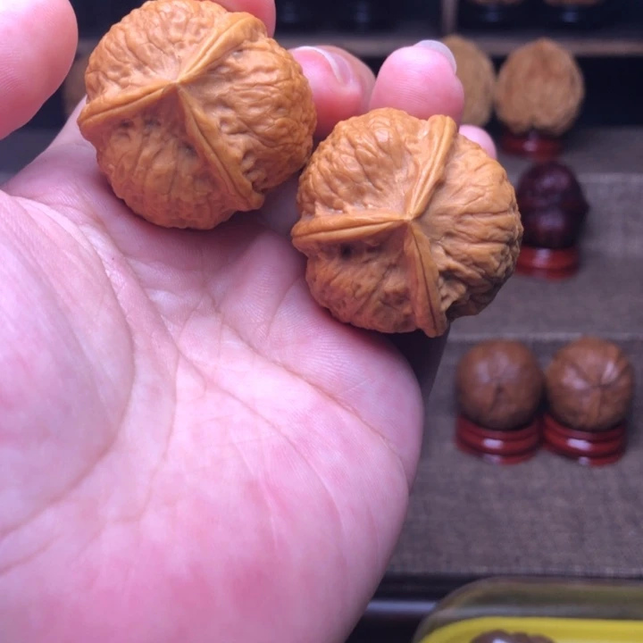 把件橄榄核30金香炉三棱35