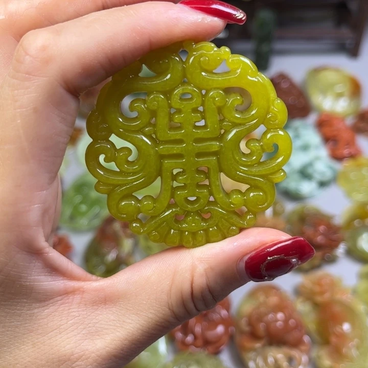 蛇纹石玉吊坠(赠链)未镶嵌