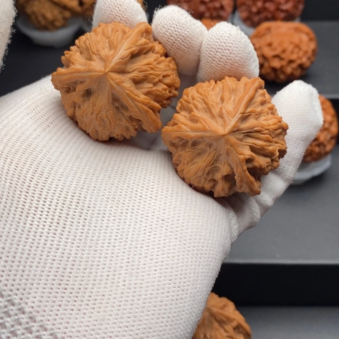 智***河文玩核桃吊坠38御龙三棱