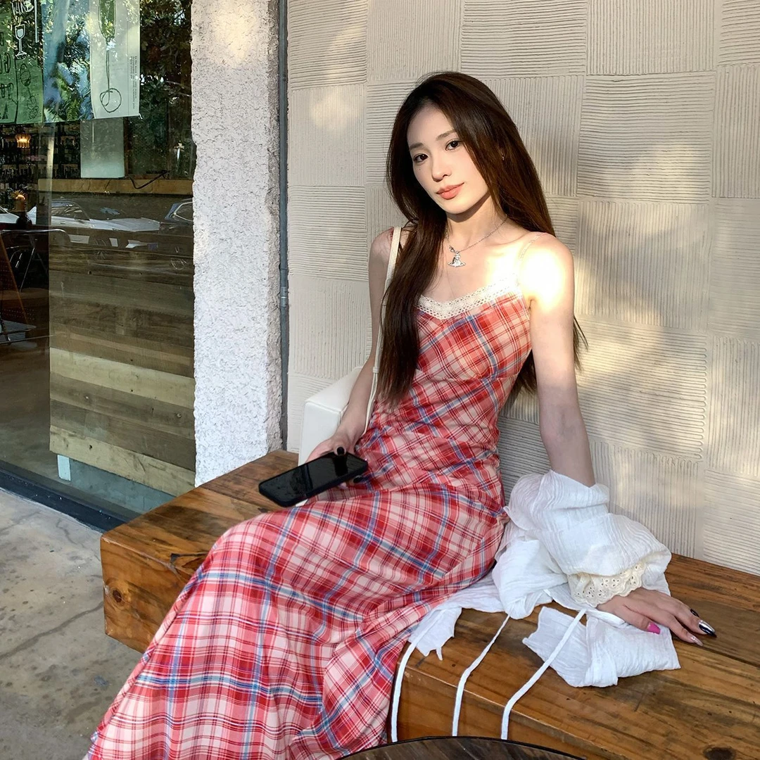 2025吊带夏季长裙法式格纹印花连衣裙收腰小个子裙子显瘦设计感