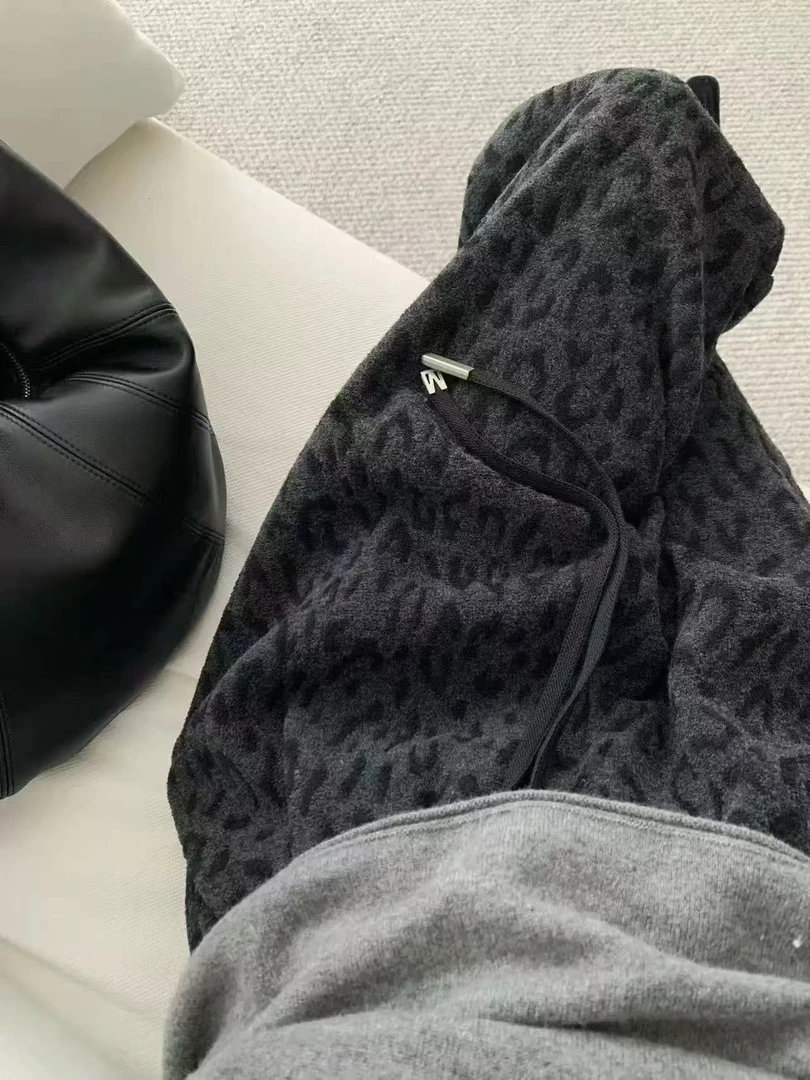 2025冬季新撞色百搭款豹纹羊绒休闲裤女松紧腰宽松阔腿加绒直筒裤