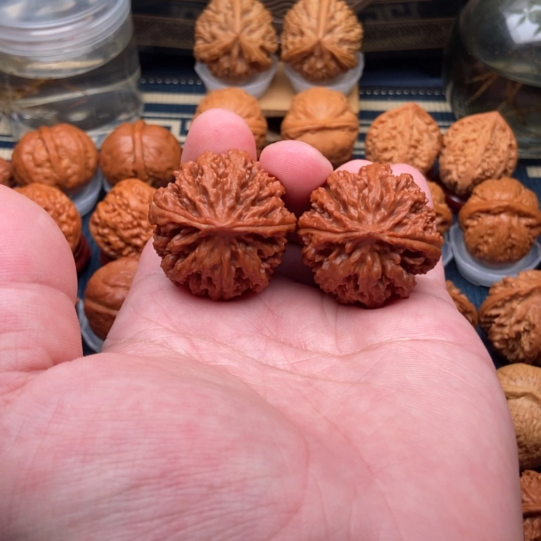 文玩核桃把件L****@水龙