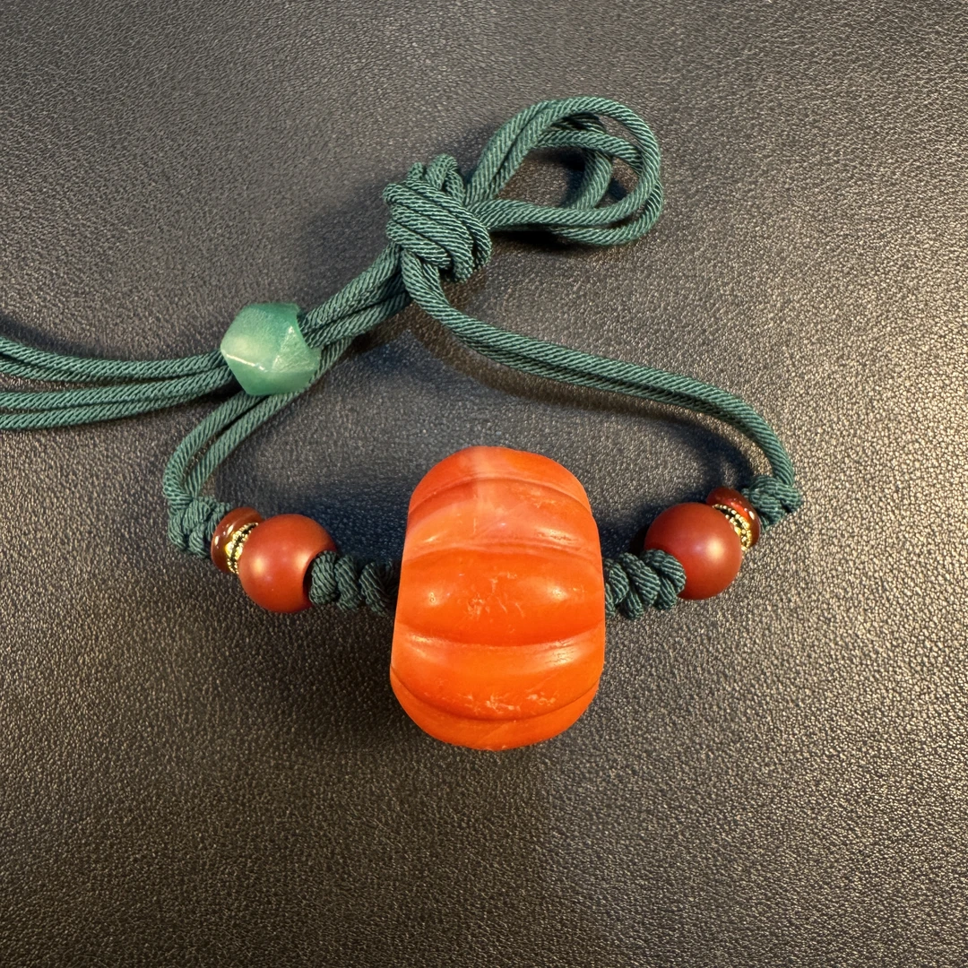 二十世纪南红南瓜 型玛瑙 挂件  (大）333-758