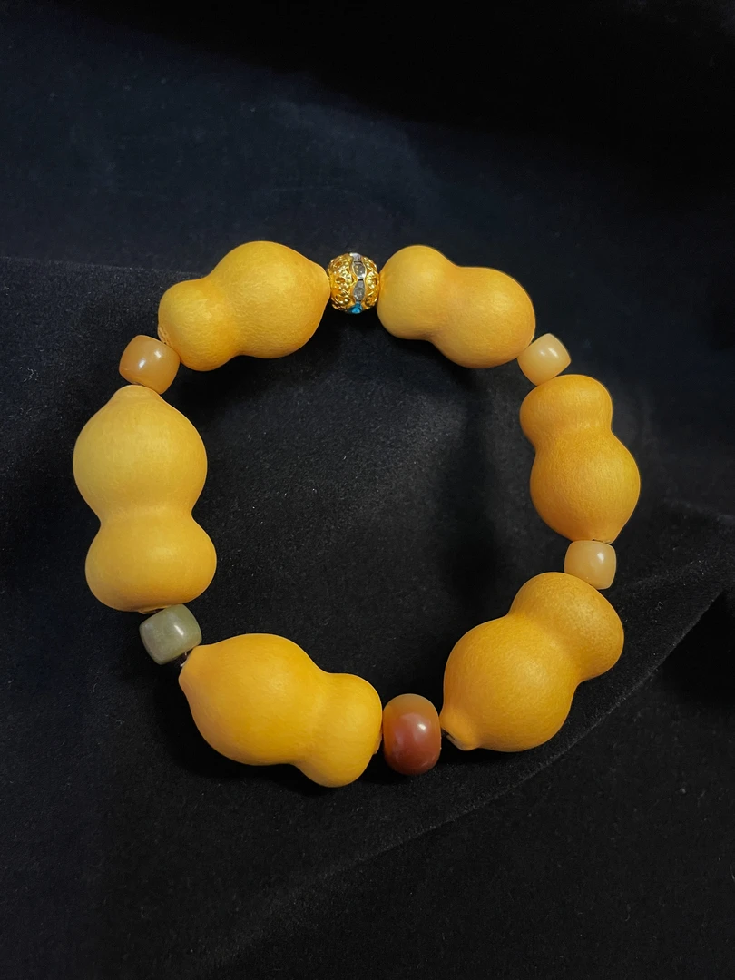 老皮草里金葫芦手串