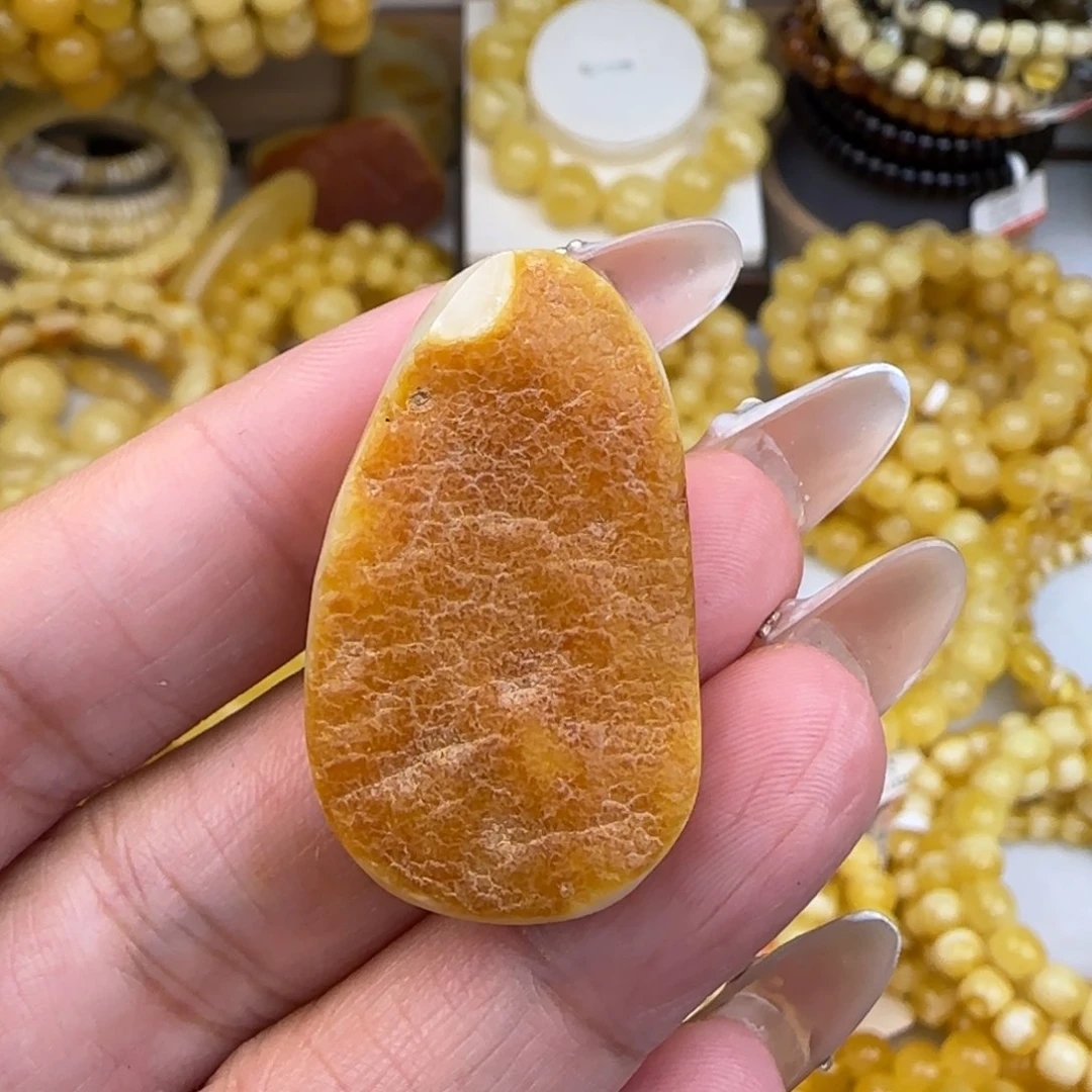 未镶嵌颈饰蜜蜡原石水滴吊坠
