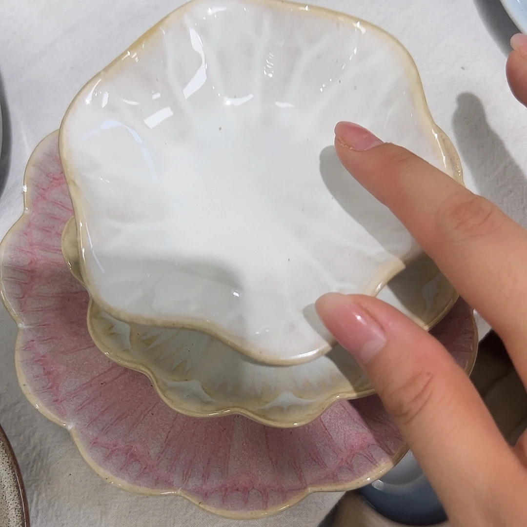摆件三个各一。