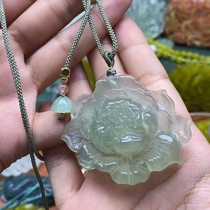未镶嵌蛇纹石玉吊坠毛衣链