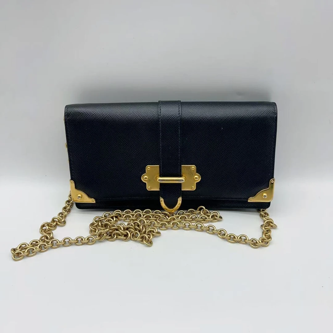 95新 FERRAGAMO/菲拉格慕 黑色宫廷钱包 1323 0963