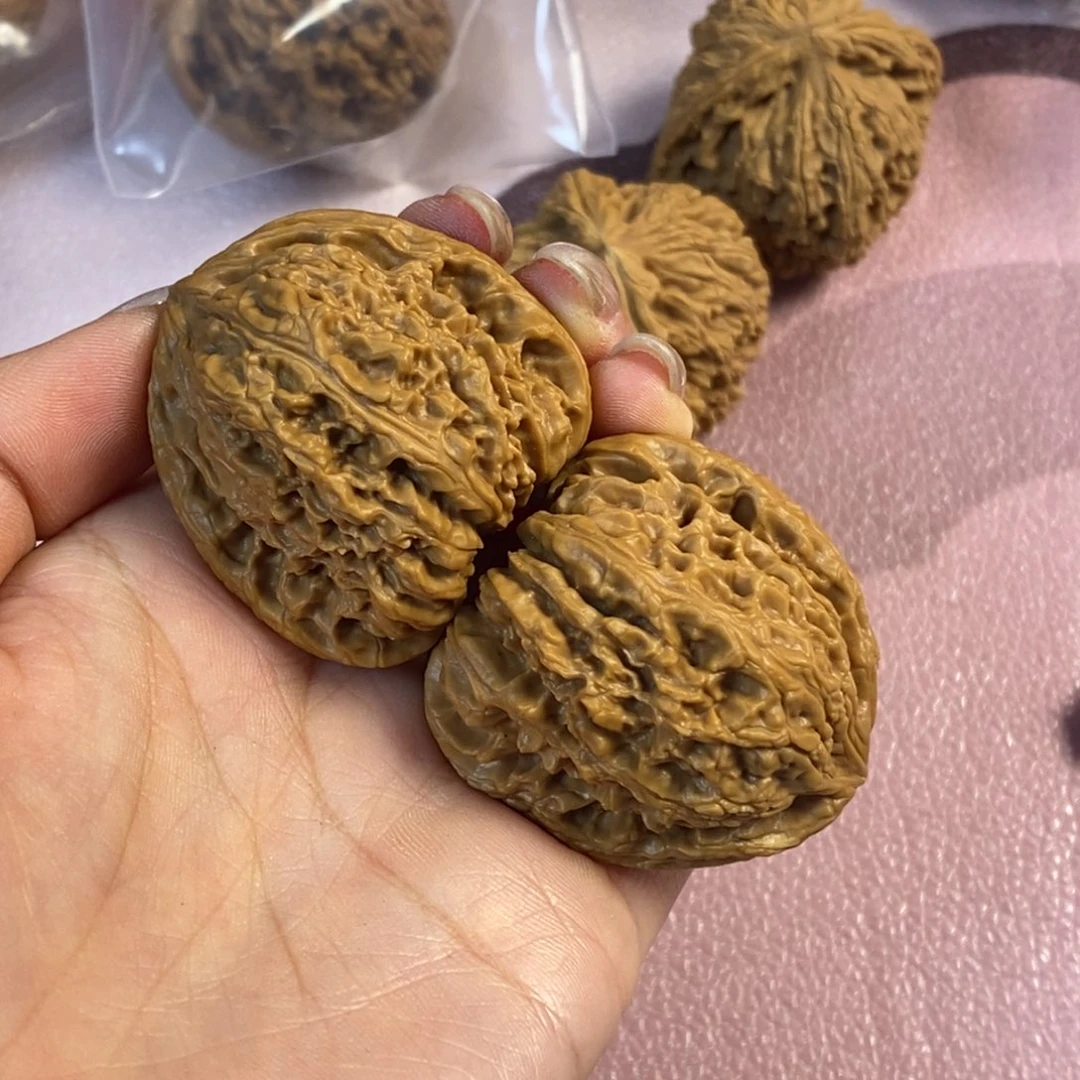 文玩核桃吊坠39南疆石黄50