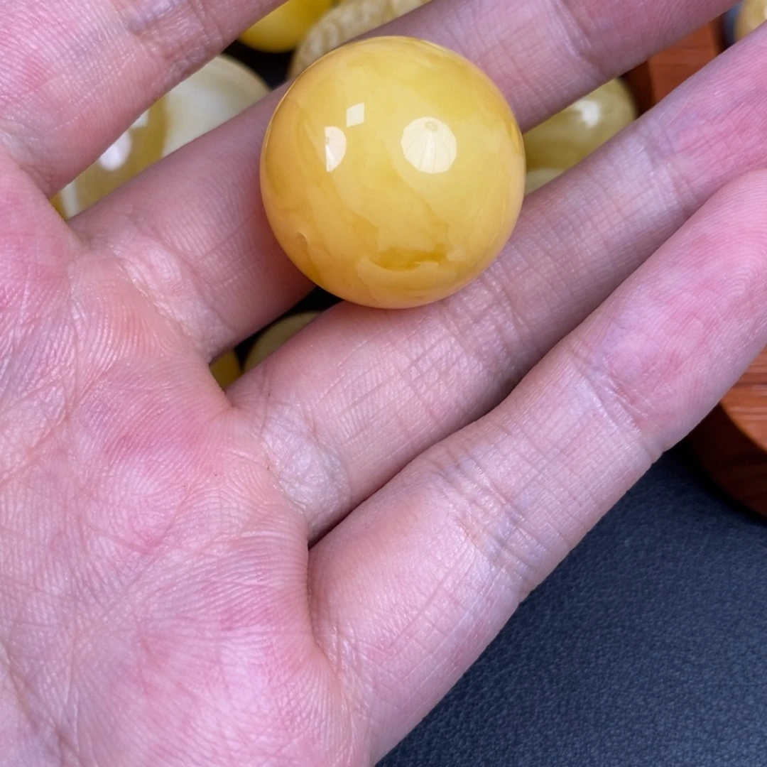 裸石琥珀未镶嵌胶皮60