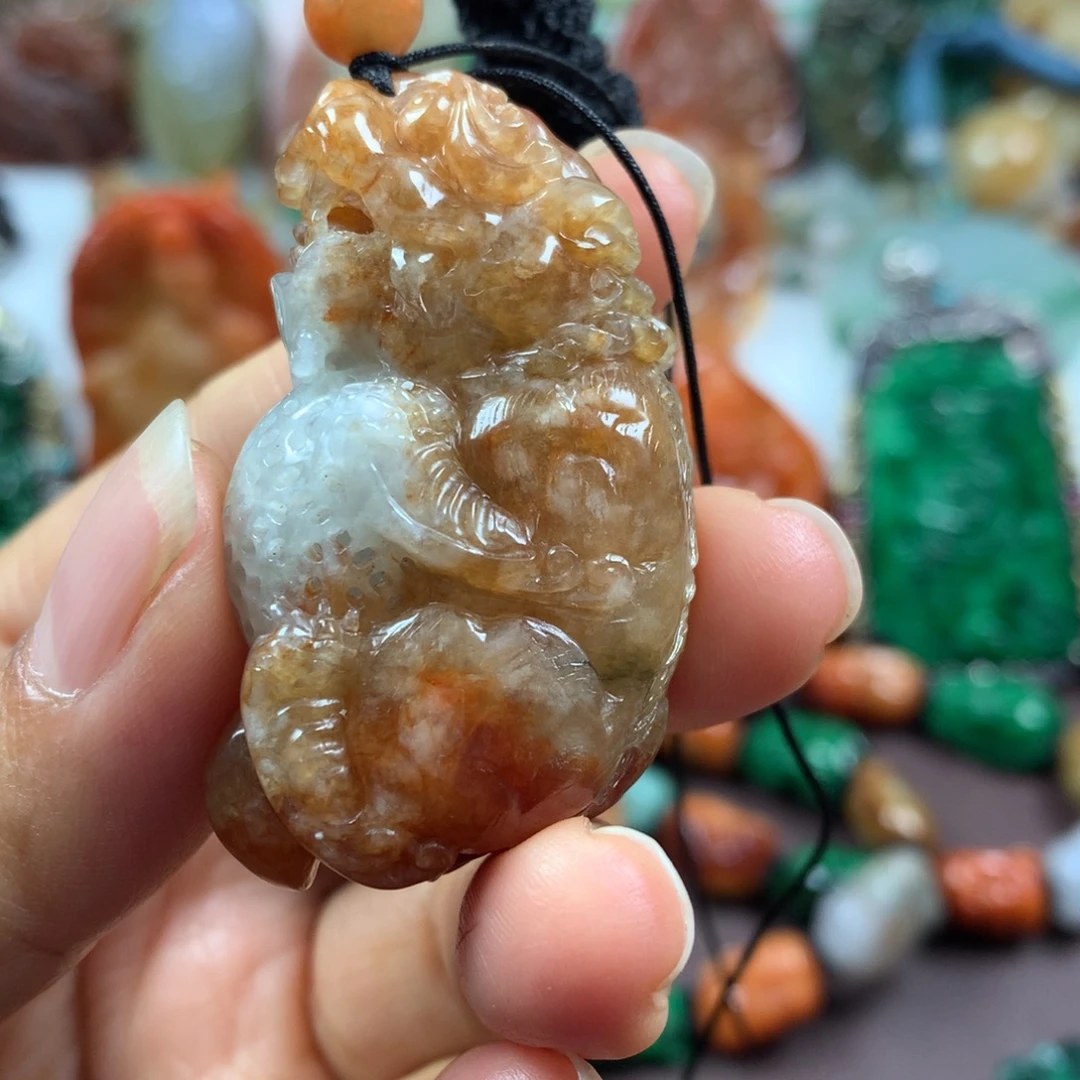 翡翠未镶嵌颈饰挂件