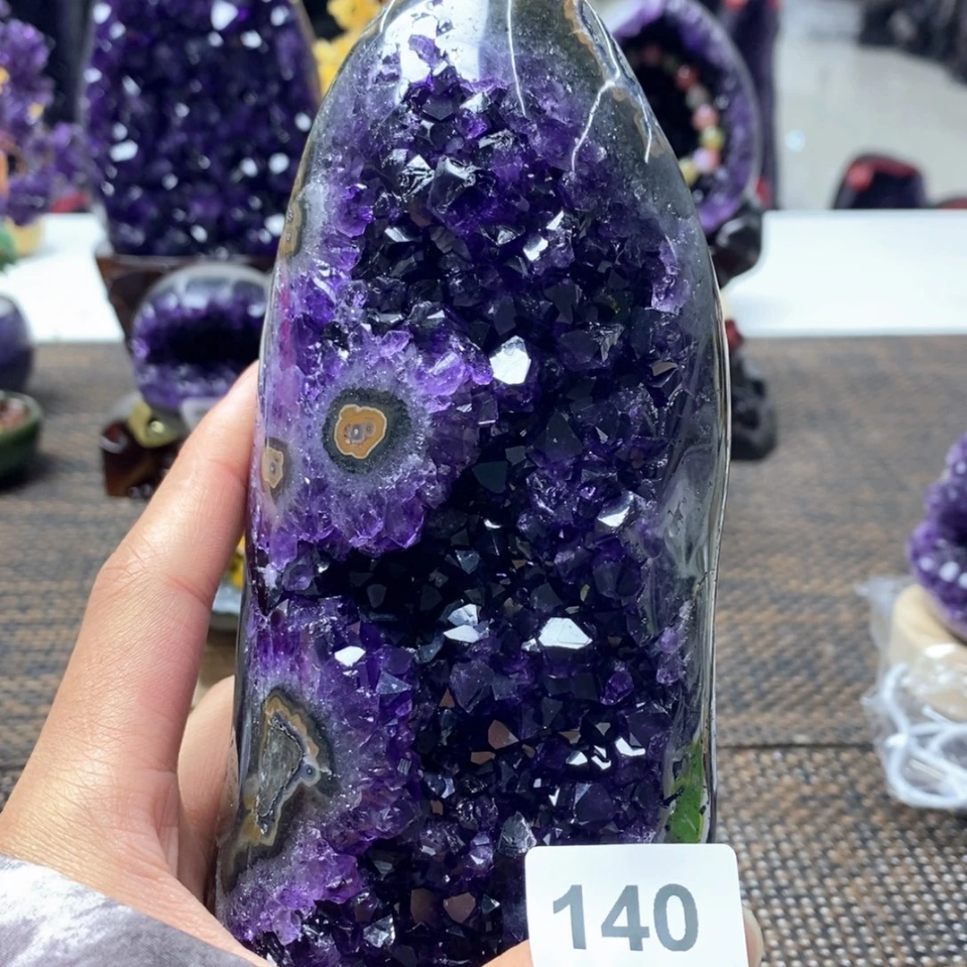 紫晶未镶嵌大型摆件（非配饰）