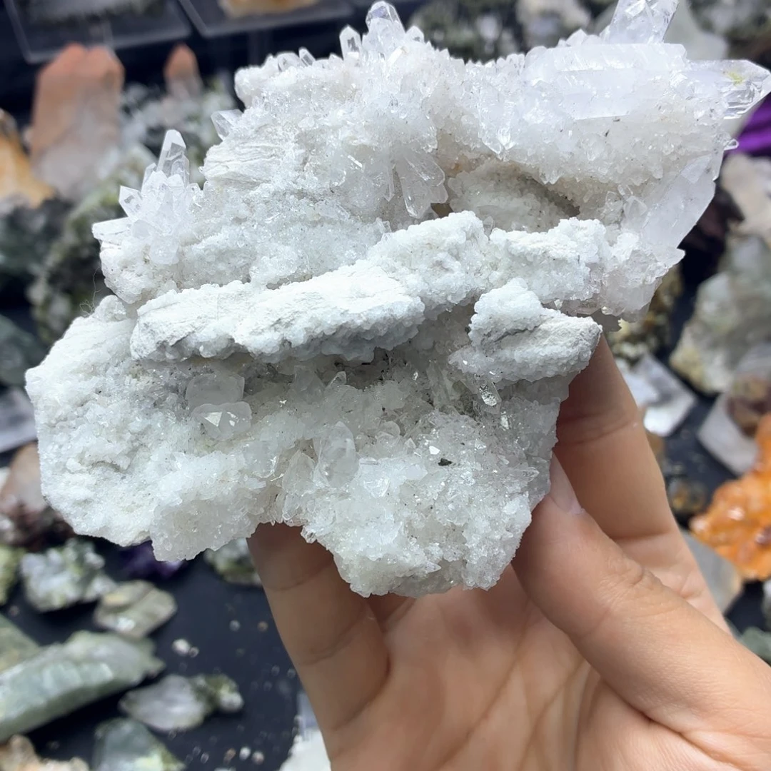 石材超大白水晶簇