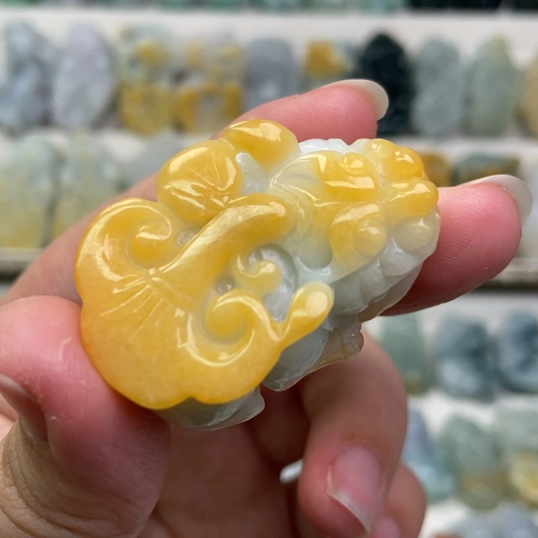 翡翠吊坠(赠链)未镶嵌