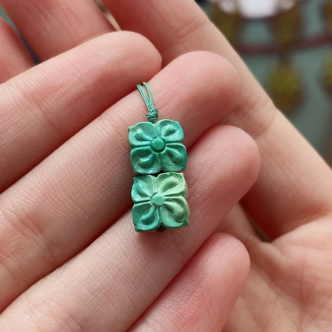 绿松石颈饰未镶嵌