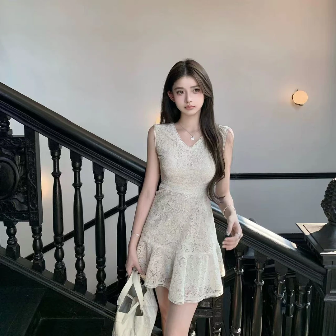 2025夏季蕾丝新款性感复古拼接气质无袖显瘦连衣裙收腰小众 短裙