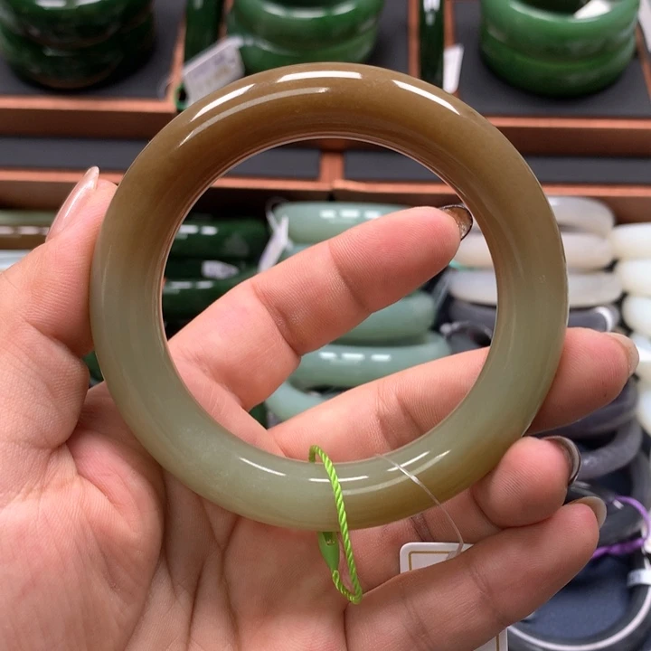 【闪购商品】未镶嵌手镯和田玉