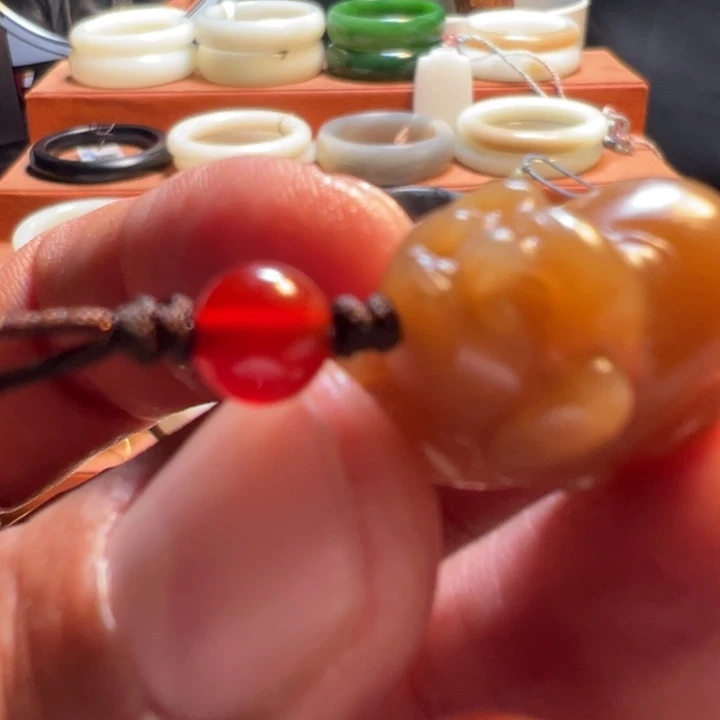 雾***起和田玉（糖玉）未镶嵌颈饰