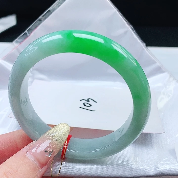 翡翠手镯未镶嵌54.2 正圈