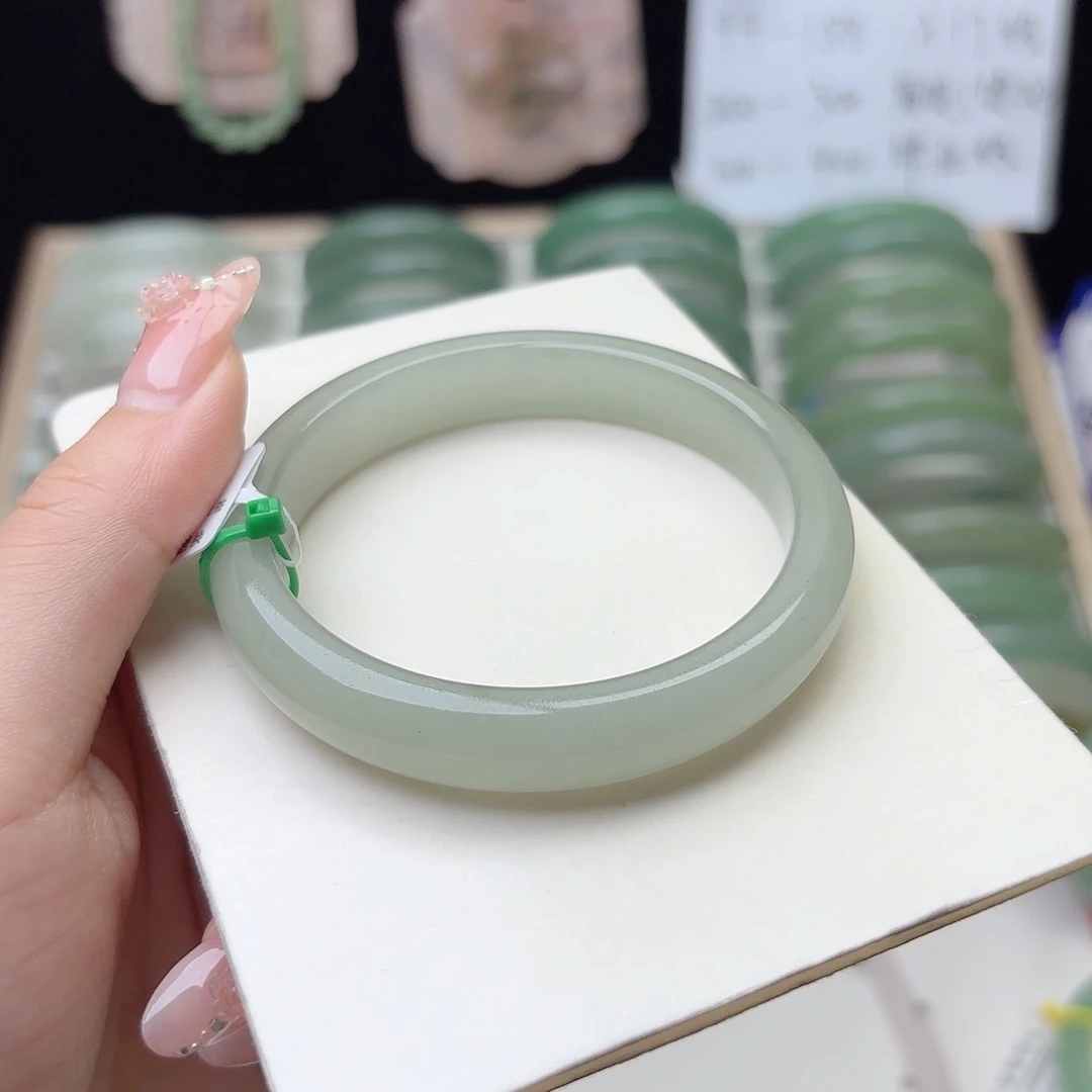 石英质玉手镯未镶嵌5657