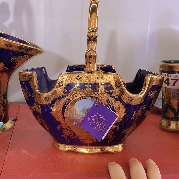 瓷片微瑕………………………………中