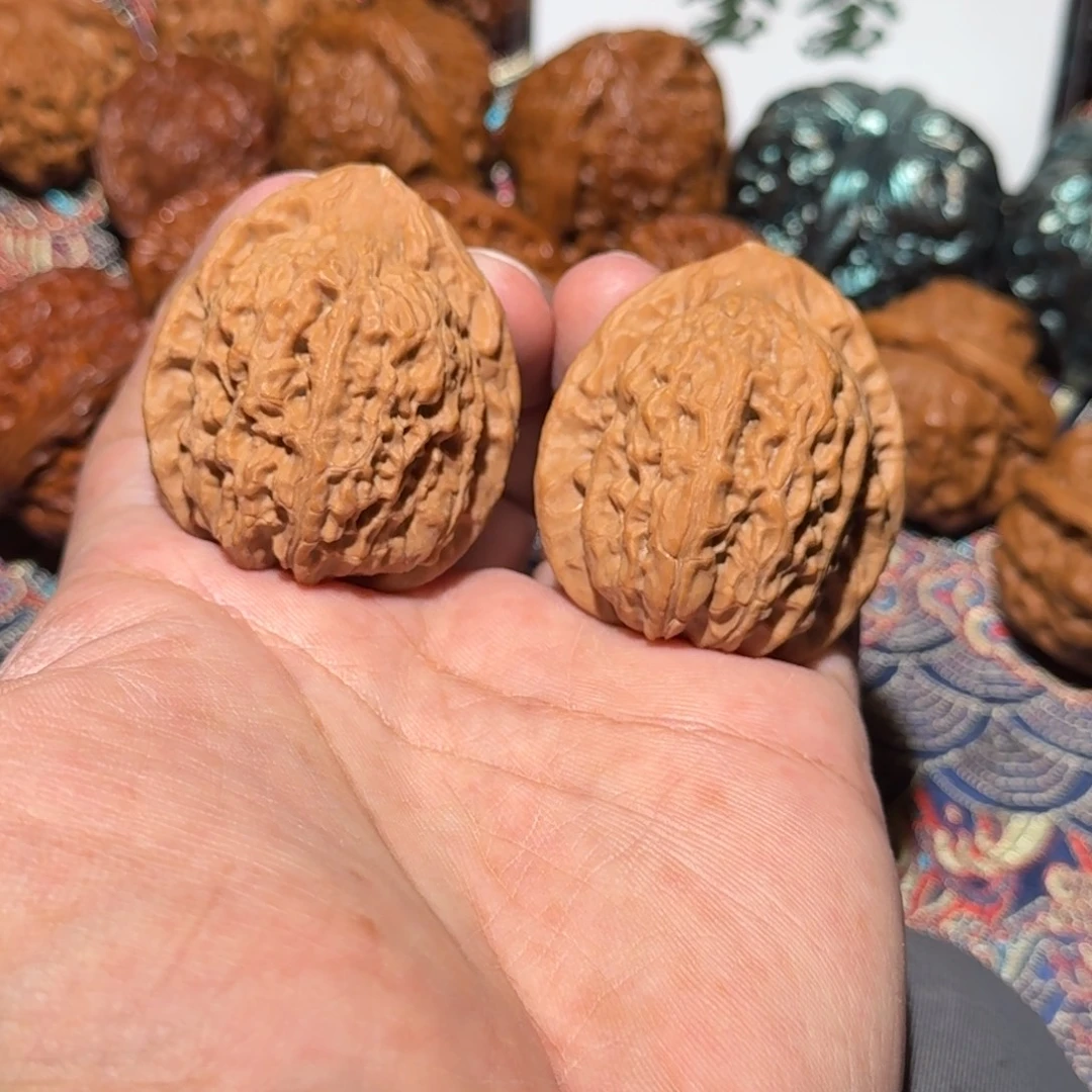 把件文玩核桃089玉观音，尺寸38 37 42