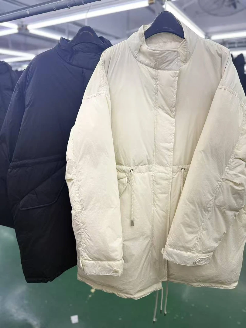 秋老板 时尚简约百搭收腰羽绒服011