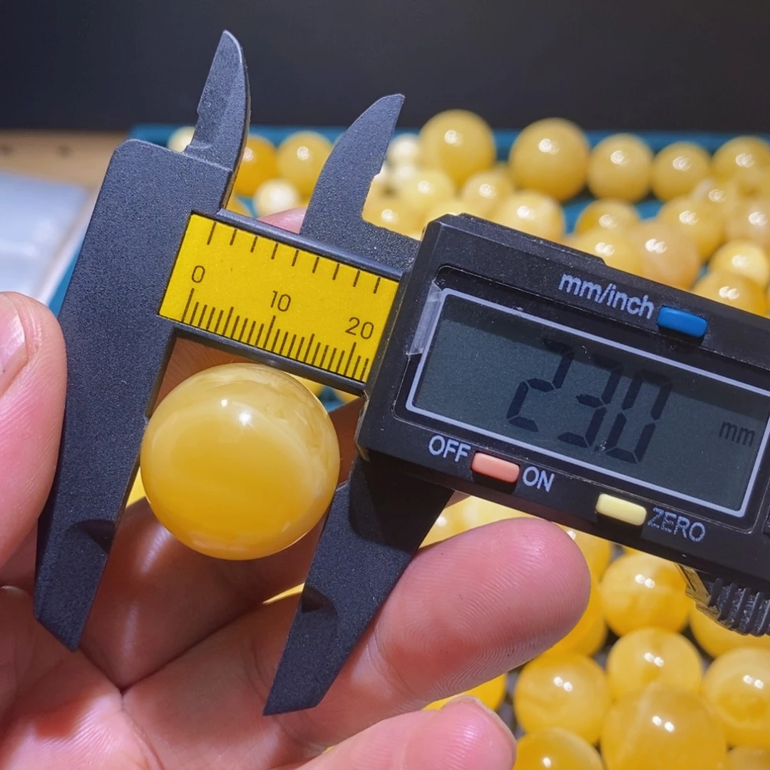 蜜蜡未镶嵌珠宝奇石