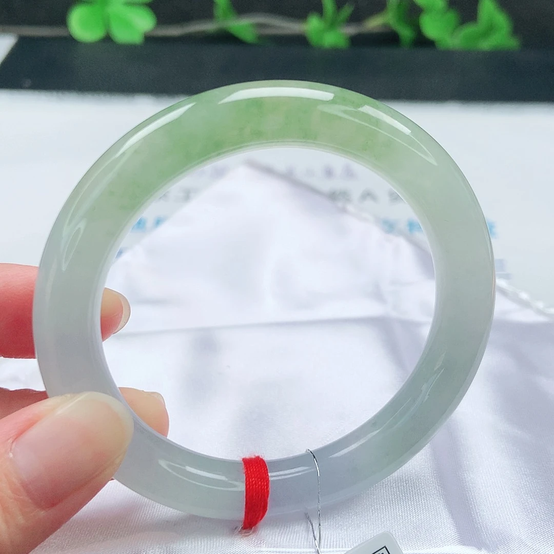 翡翠手镯（圆镯）未镶嵌53圆