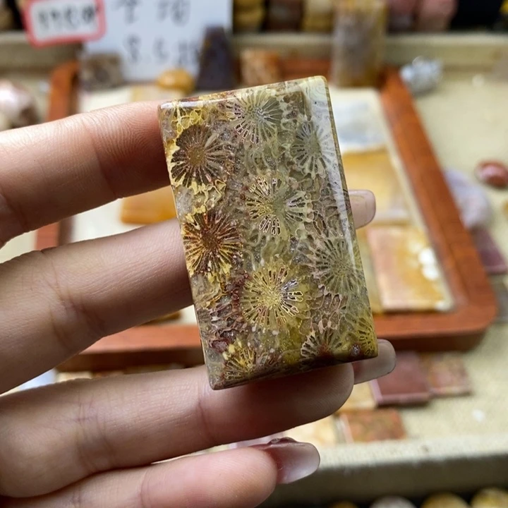 石英岩玉合金颈饰