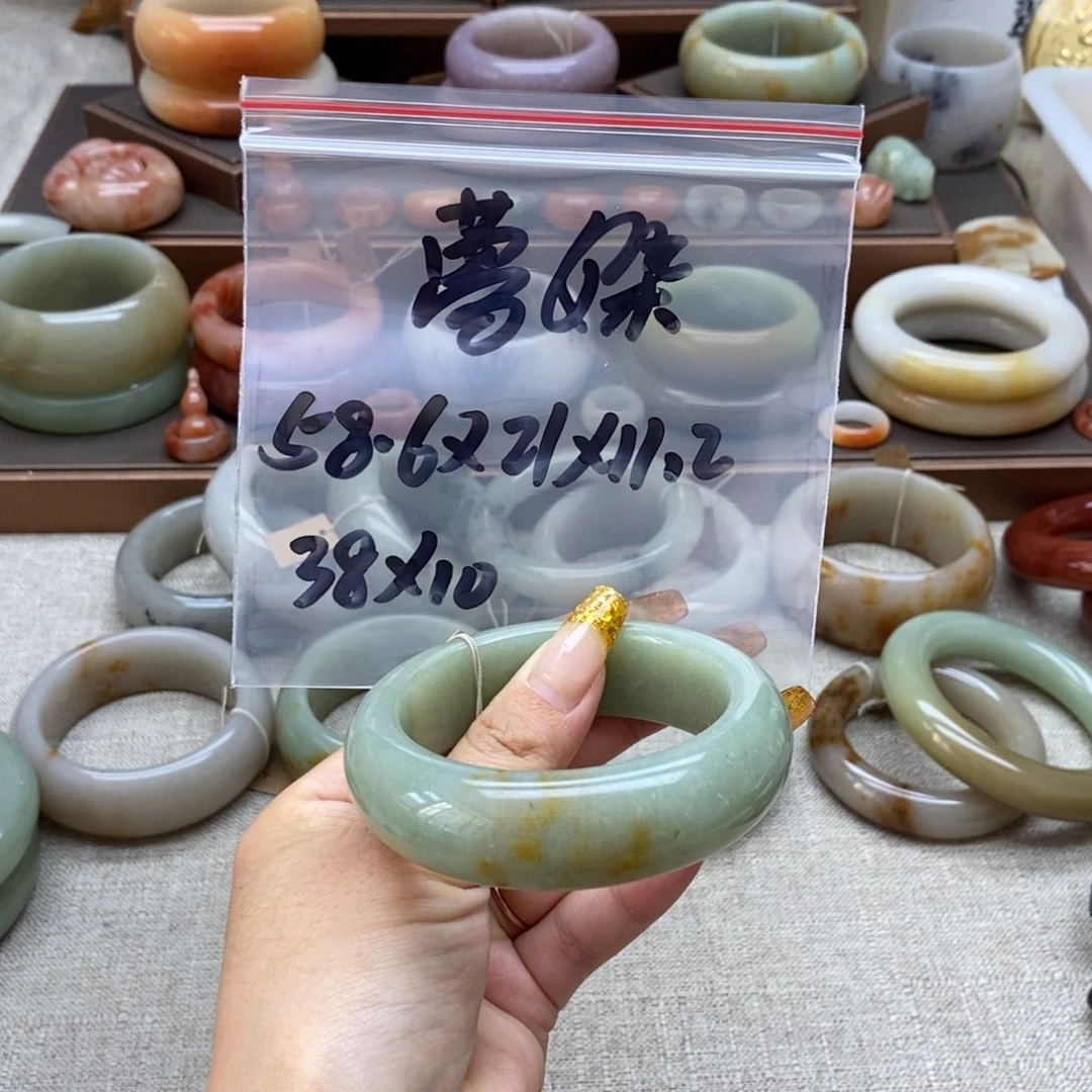 夢***影石英质玉合金手镯