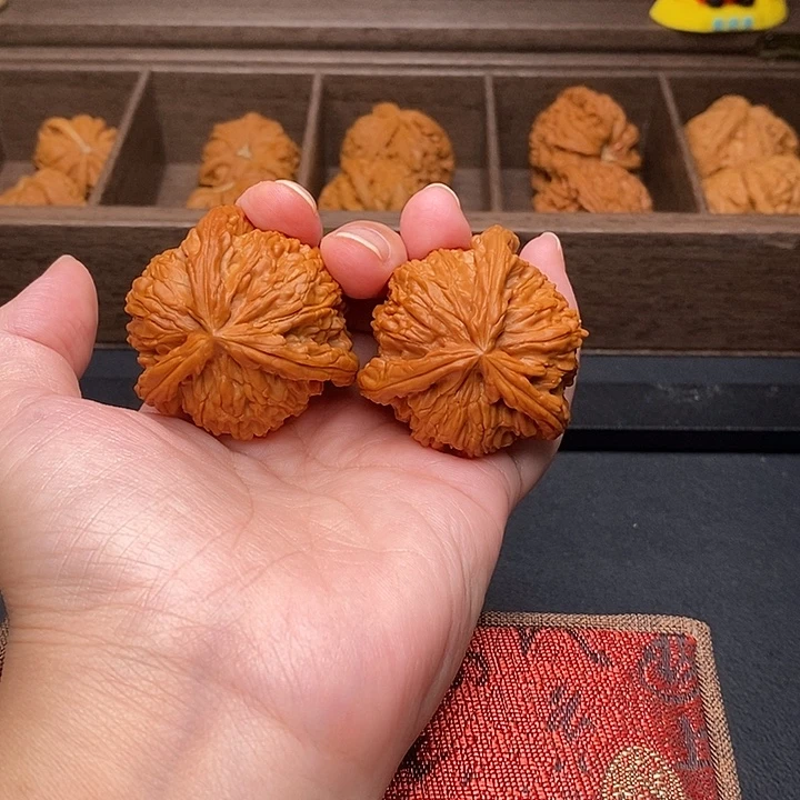 ****秘把件文玩核桃白奔